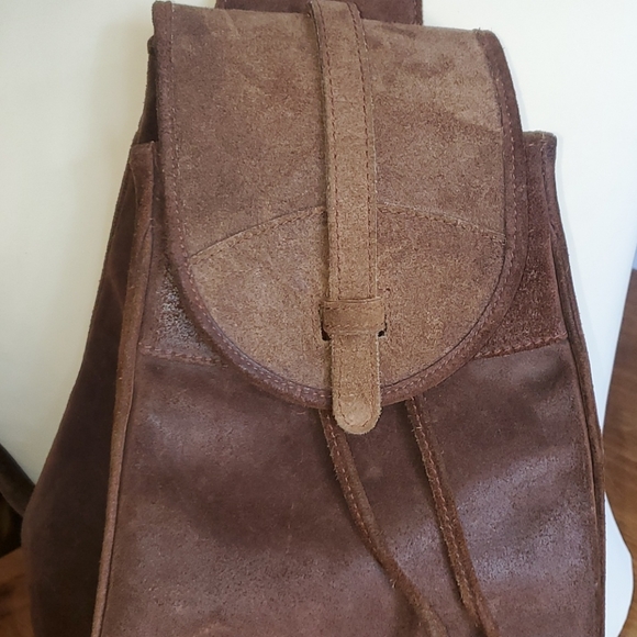 Soft Leather cross body backpack - Picture 5 of 11